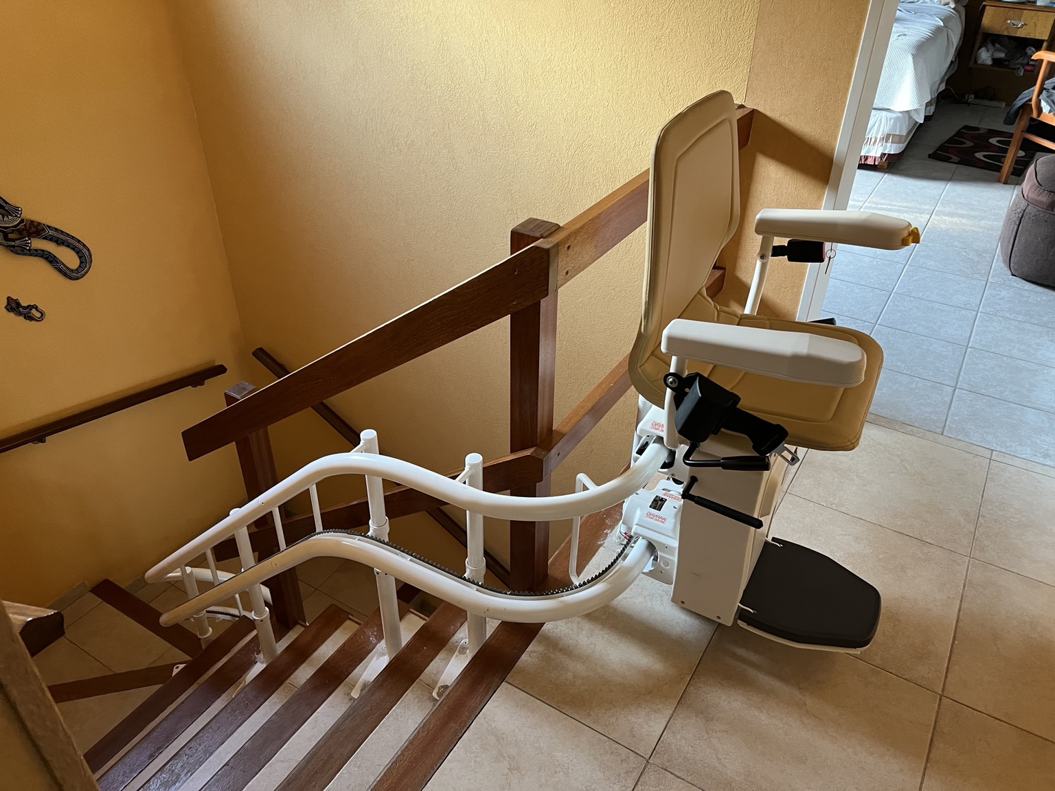 Guía curva en escalera